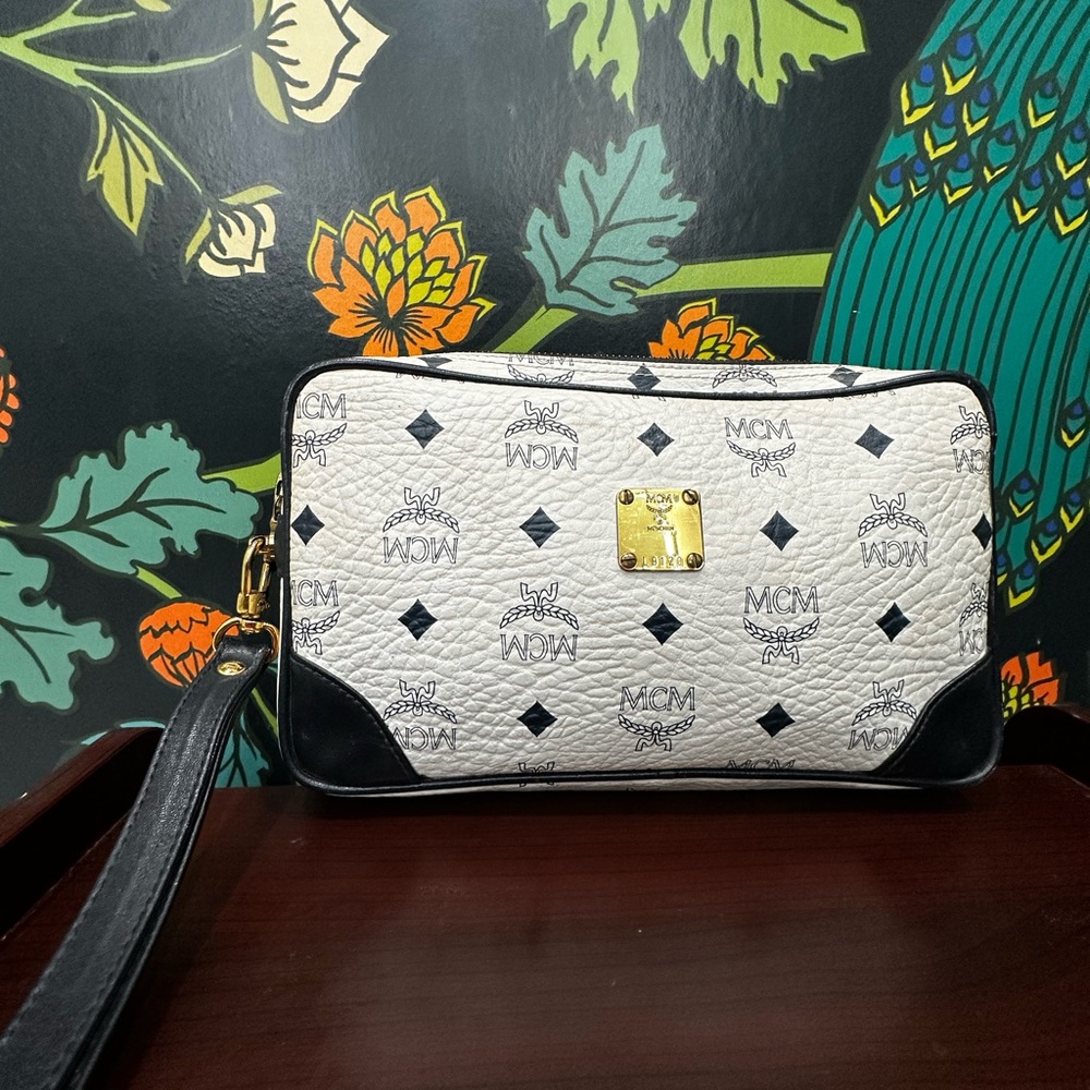 Vintage MCM Made in Germany Visetos Wristlet Pouch – Late 1980s/Early 1990s - Picture 4 of 13